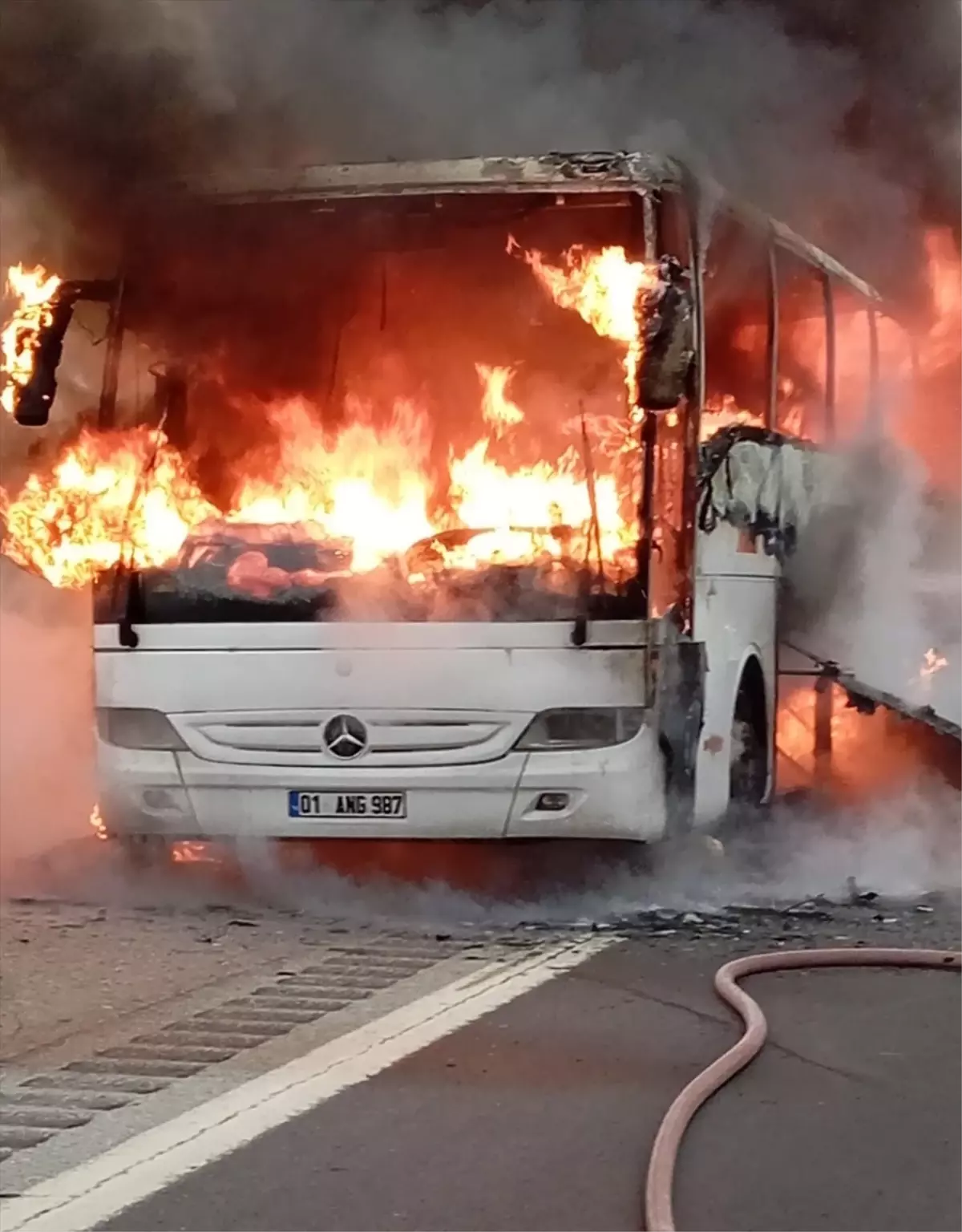 Tarsus’ta Otobüs Yangını